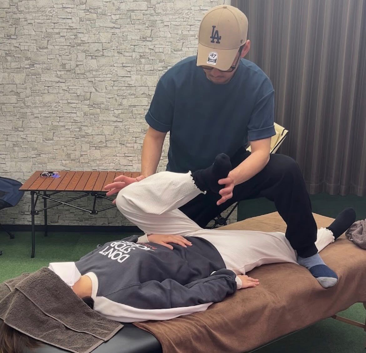 揉みほぐし施術の様子